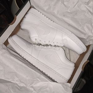 Air Jordan 1 Low white